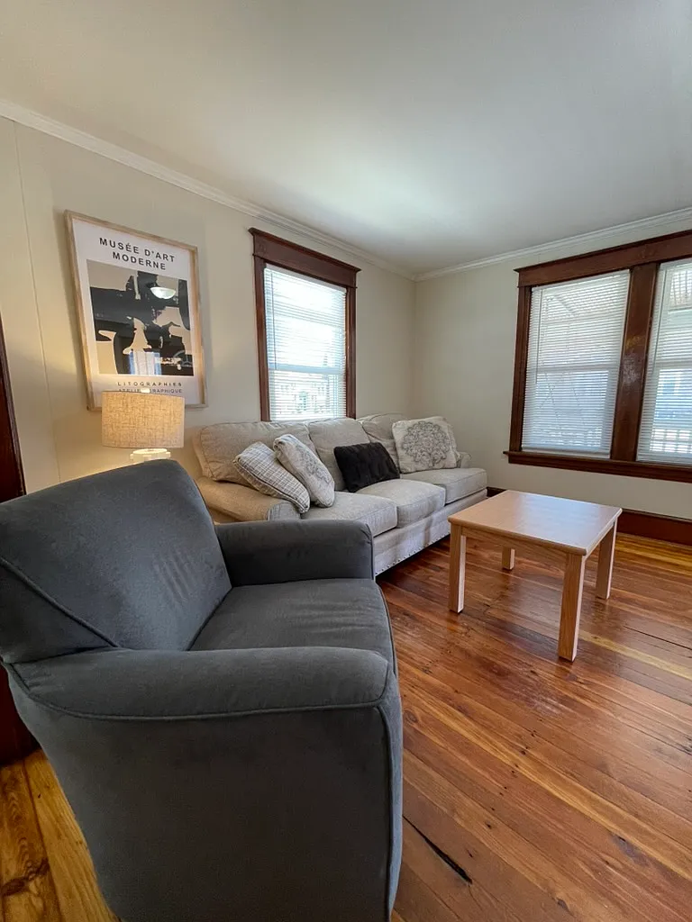 1204 Memorial Avenue - 3 — Photo 1