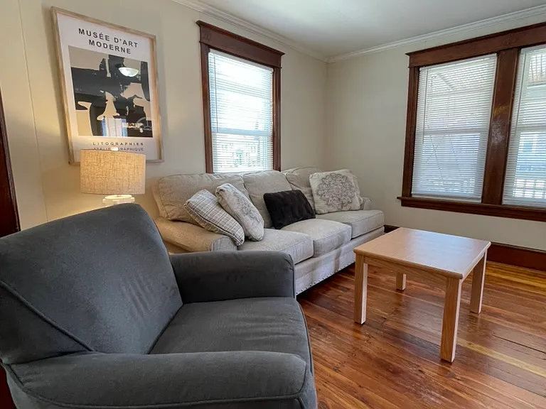 1204 Memorial Ave #3 — Photo 1