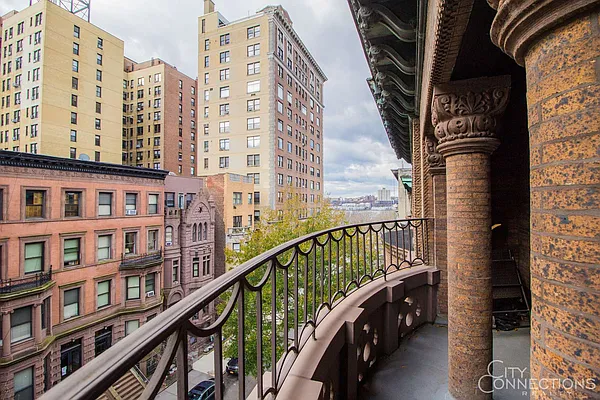 Rented by City Connections Realty | media 2