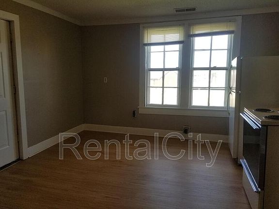 4th image of 537 S Royal St APT 2-8