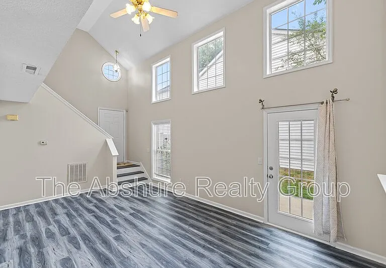 4224 Lake Woodard Dr — Photo 8