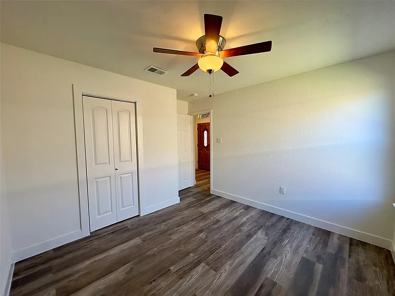 757 Eagle Dr — Photo 13