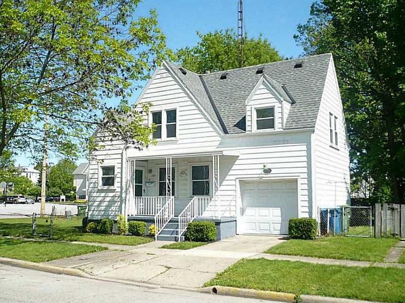 1st image of 224 E Water St