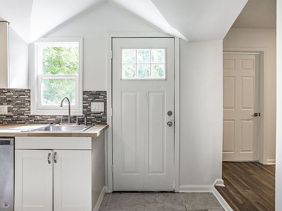 3rd image of 5108 Sunny Meade Ln