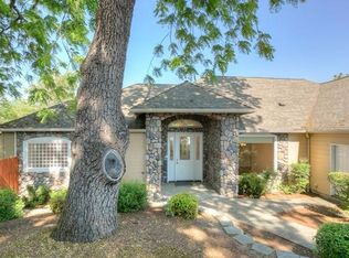 121 NW Fall Run Dr, Grants Pass, OR 97526