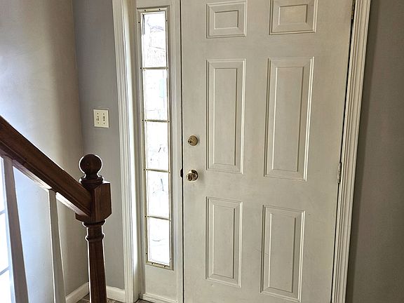 2nd image of 108 Acorn Ln