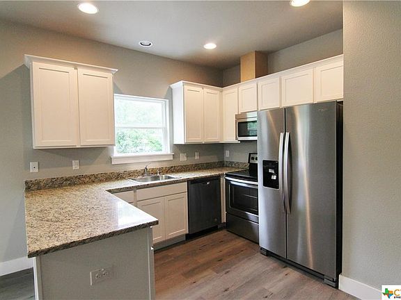 3rd image of 1005 Mission Dr #B