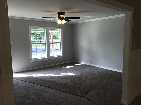 4th image of 1206 W Lone Star Ave