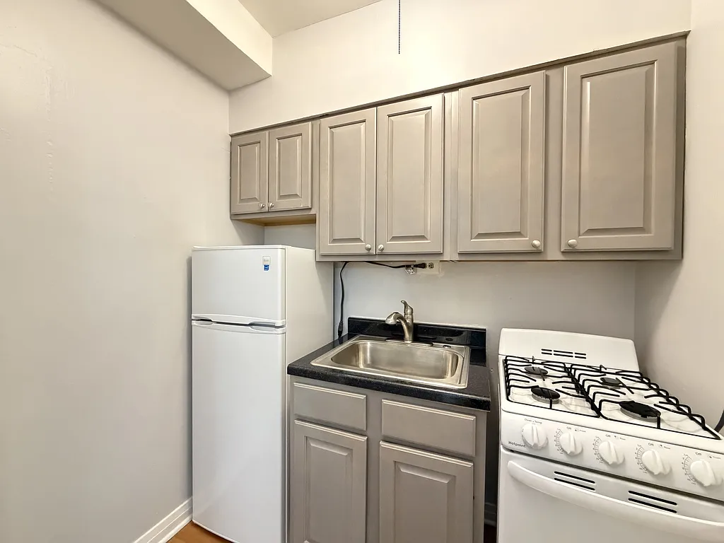 2 bed, 950 sqft, $2,000 — Photo 4