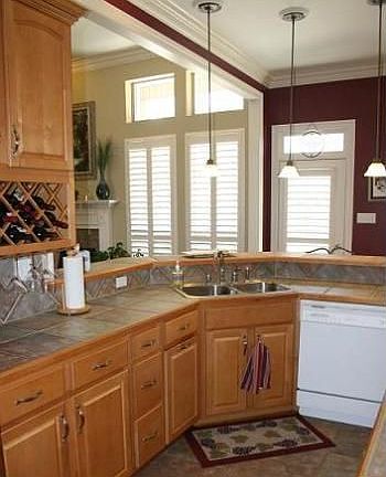 5th image of 1042 River Ct