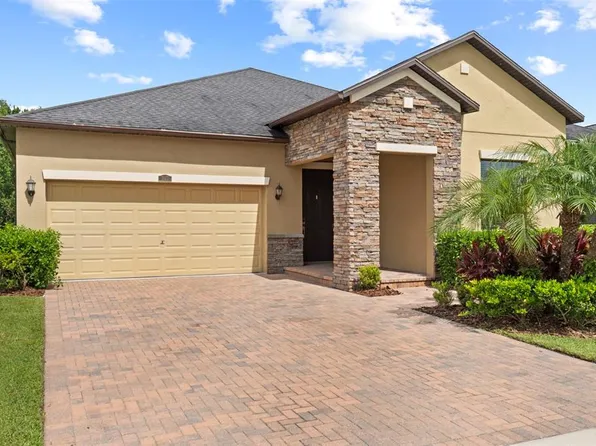 2877 Hilliard Dr, Zephyrhills, FL 33543