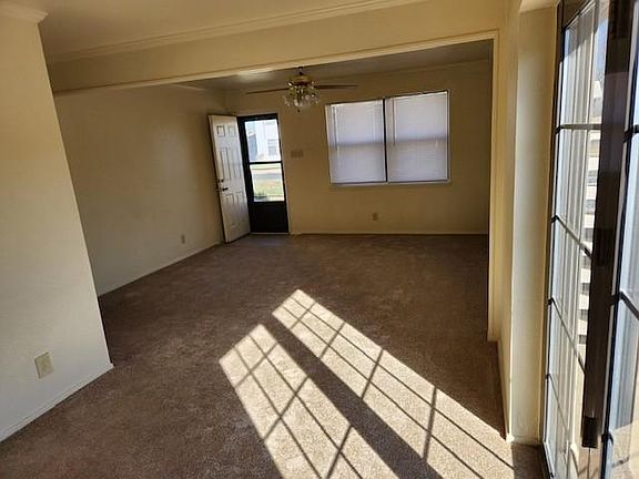 4th image of 607A Carswell St