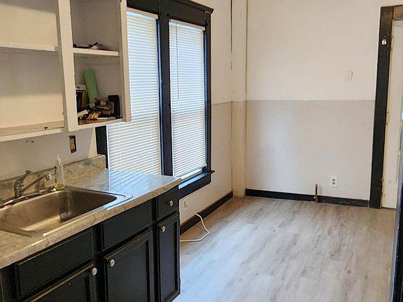 2nd image of 2901 Mapledale Ave Unit 1
