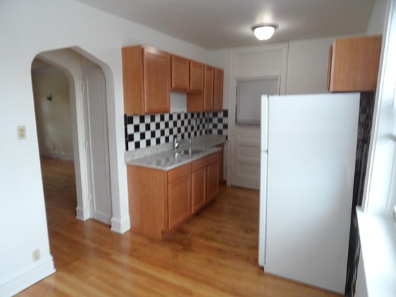 5th image of 4606 N Elston Ave
