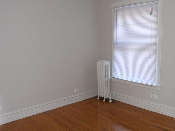 3rd image of 6548 N Ashland Ave APT 2E