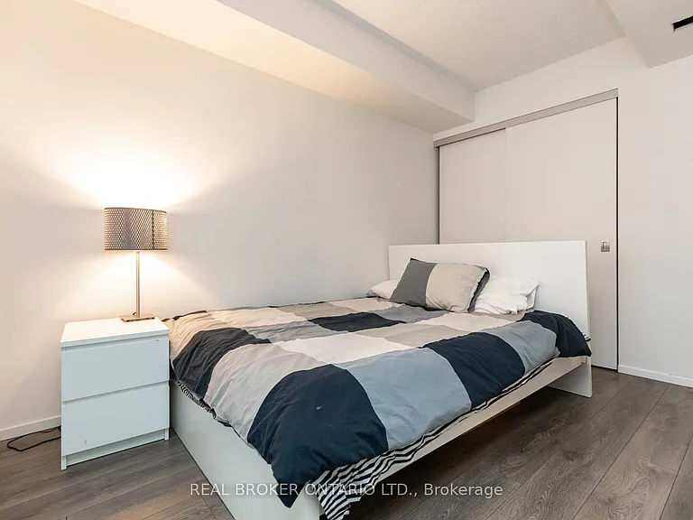 159 Dundas St E #606 — Photo 12