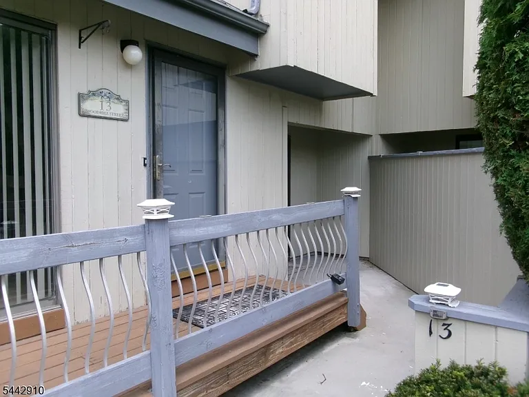 13 Woodhill St — Photo 3