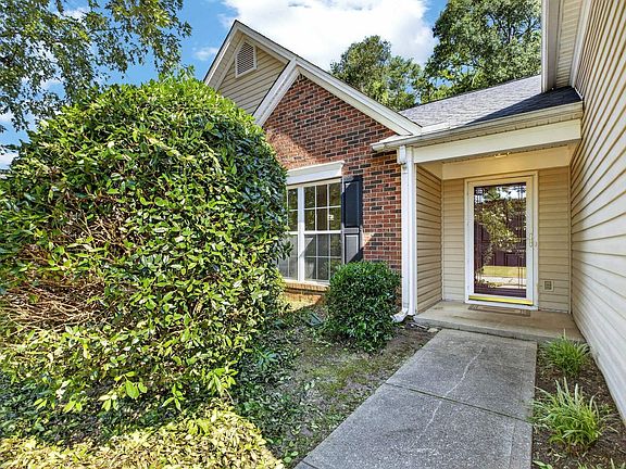 4th image of 110 W Okaloosa Way