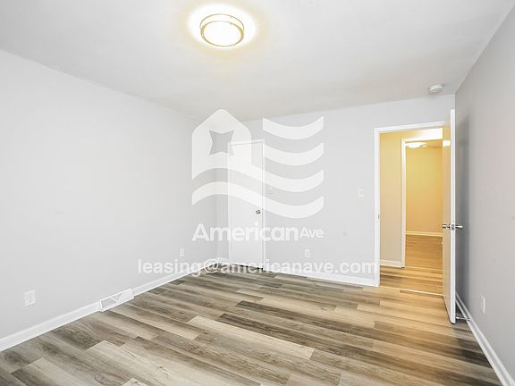 1126709_004_wm_-_living_room_13593530.jpg