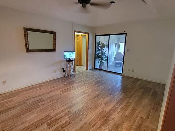 3rd image of 2304 Wisteria Dr