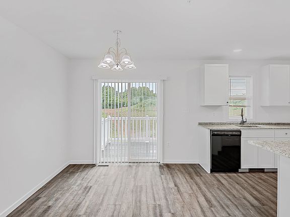 4th image of 329 Sruthi Dr