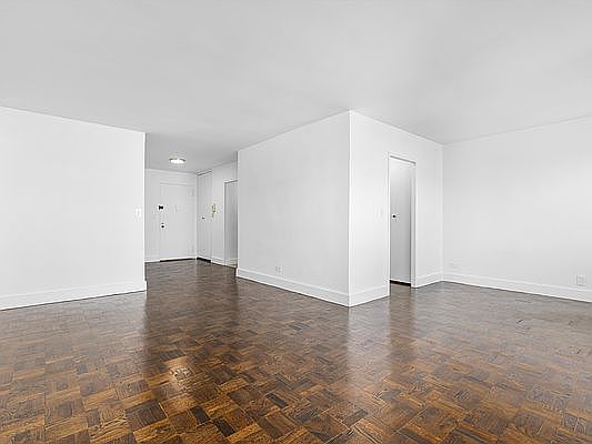 5th image of 210 E 15th St APT 9N