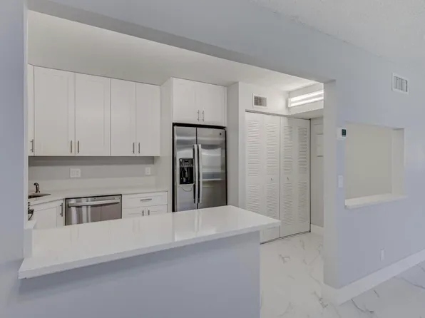 4821 Sable Pine Circle #B1, West Palm Beach, FL 33417