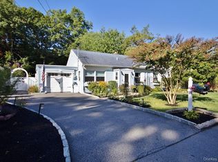 325 County Center Rd, White Plains, NY 10603