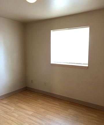 3rd image of 200 NW Brandon Dr APT 1
