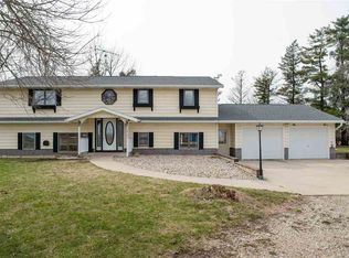 16795 245th St, Aplington, IA 50604