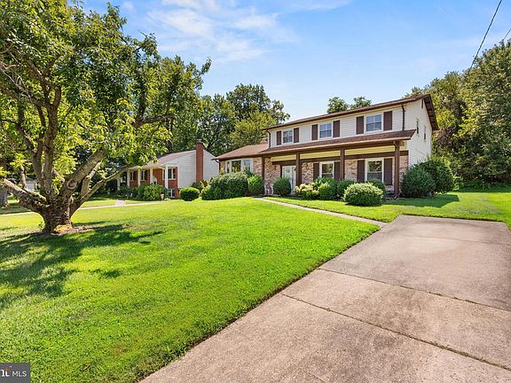 3rd image of 11704 Rosalinda Dr