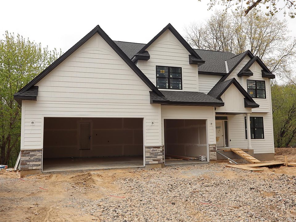 1st image of 4044 Merriam Rd