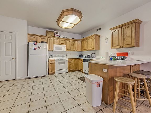 5th image of 437 N Belmont Pl #260
