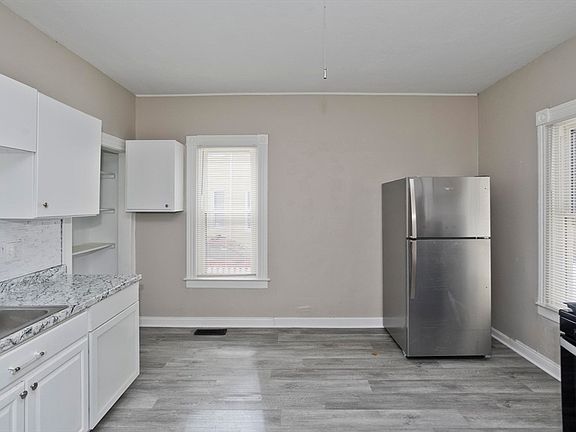 4th image of 148 Yale St