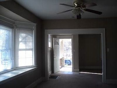 4th image of 2555 Chelsea Ave