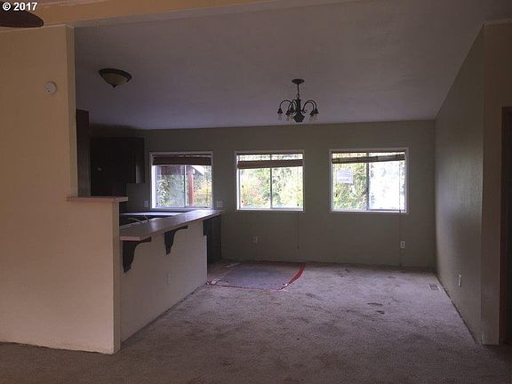 5th image of 1116 W B Ave