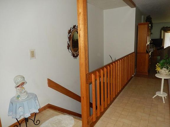 4th image of 4730 Baywood Dr