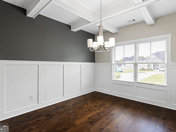 5th image of 1140 Red Bud Cir