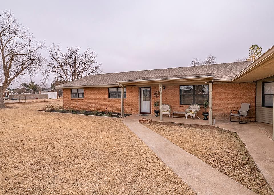 1st image of 404 E County Road 127
