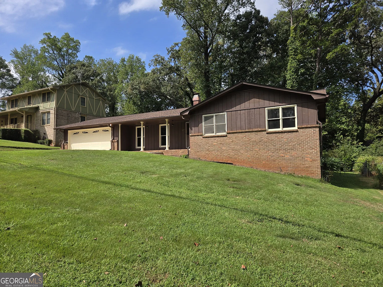 3 bed, 2.0 bath, 1597 sqft, $1,950 — Photo 2