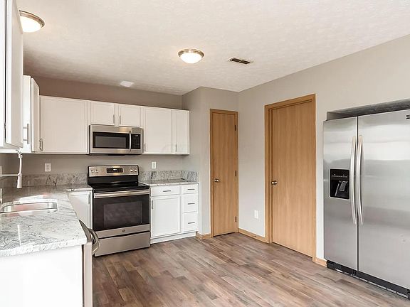 5th image of 4769 Hoseah St