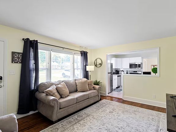 4th image of 1500 Emerywood Dr #1