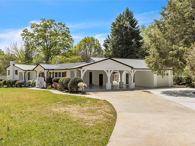 405 Playground Rd — Photo 3