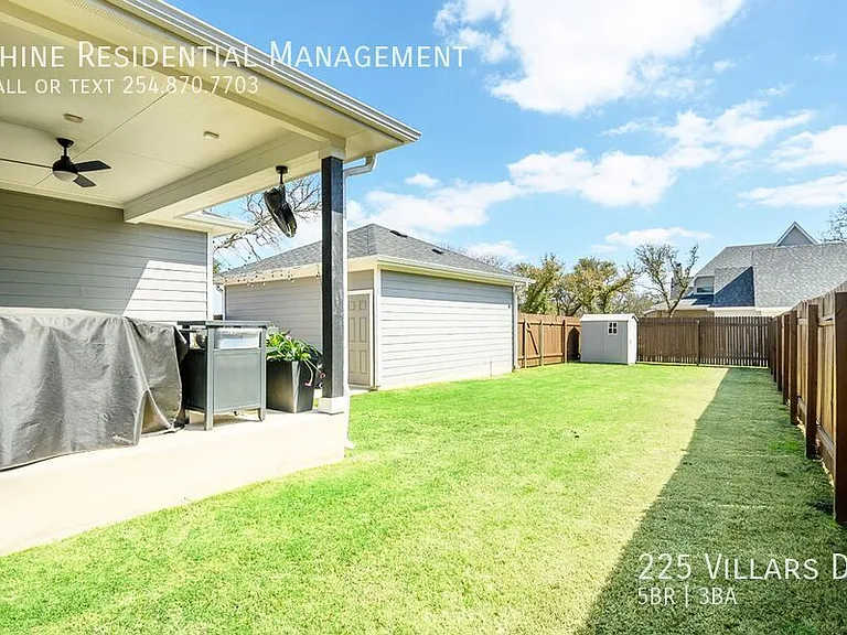 225 Villars Dr — Photo 16