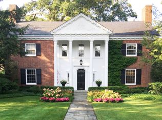 536 Warwick Rd, Kenilworth, IL 60043