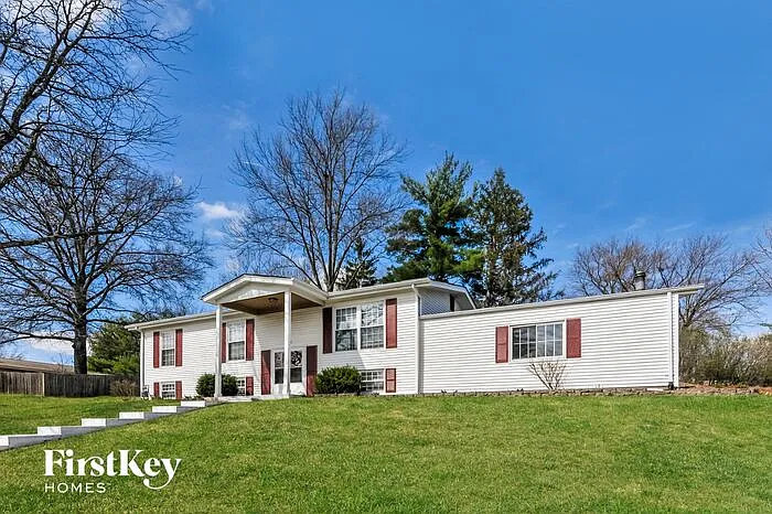 703 Valley View Dr photo 1