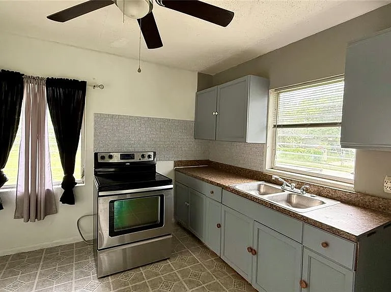 202 E Polk St — Photo 4
