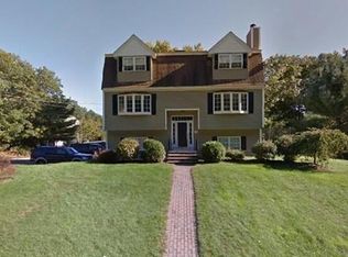 11 Walnut St, Wilmington, MA 01887