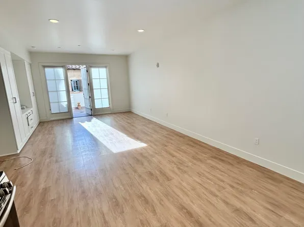 112 E Ortega St #206, Santa Barbara, CA 93101