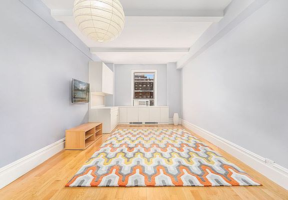 3rd image of 235 W 102nd St APT 9EE